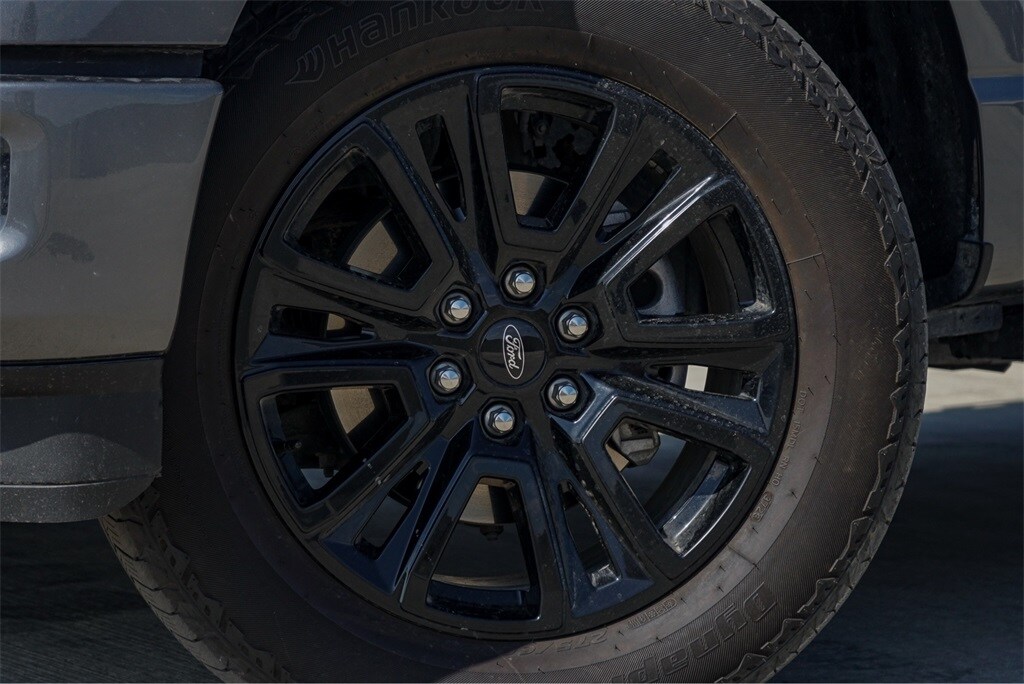 2024 Ford F-150 Platinum photo 2