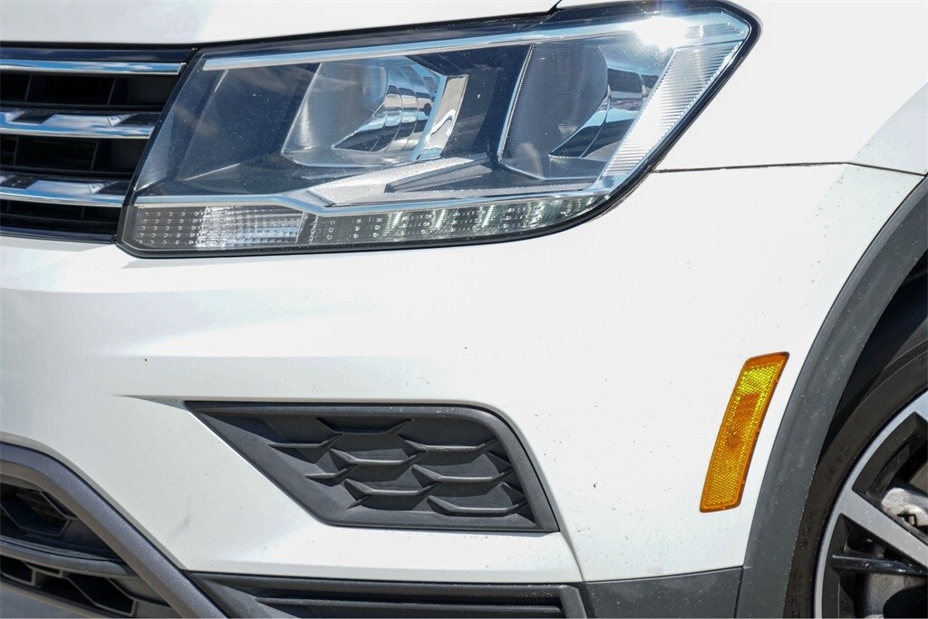 2021 Volkswagen Tiguan SE photo 3
