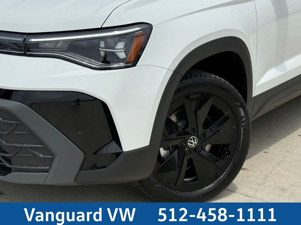 New 2026 Volkswagen Taos 1.5T SE Black SUV