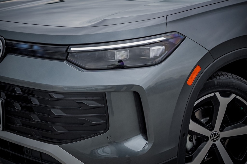 New 2026 Volkswagen Tiguan 2.0T SE SUV