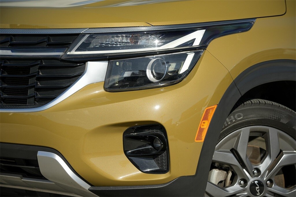 2024 Kia Seltos S photo 2