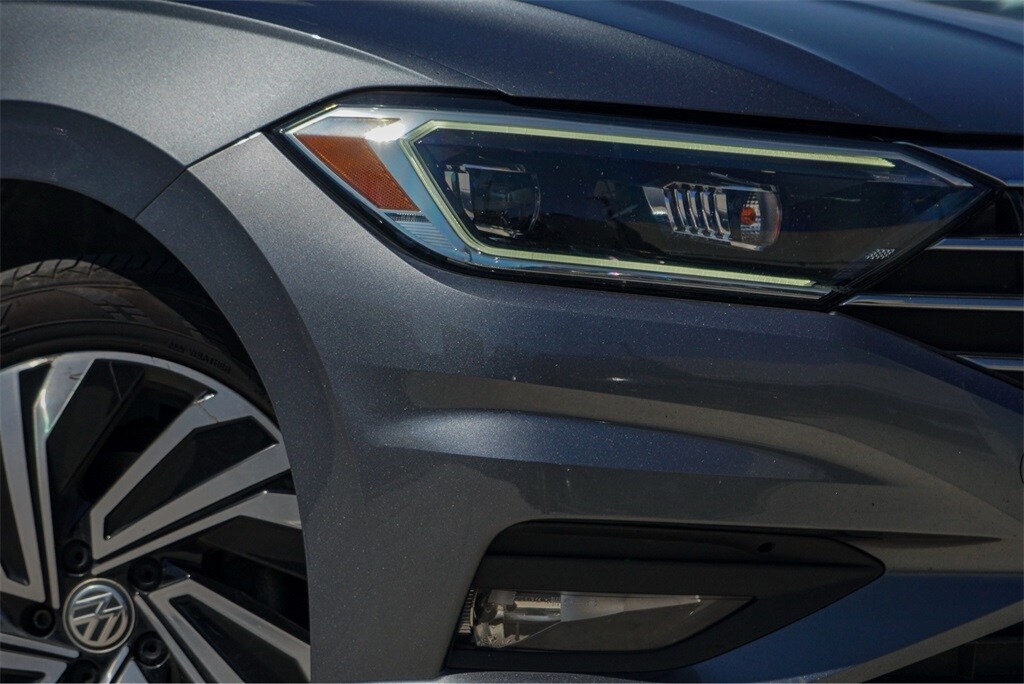 2020 Volkswagen Jetta SEL Premium photo 3