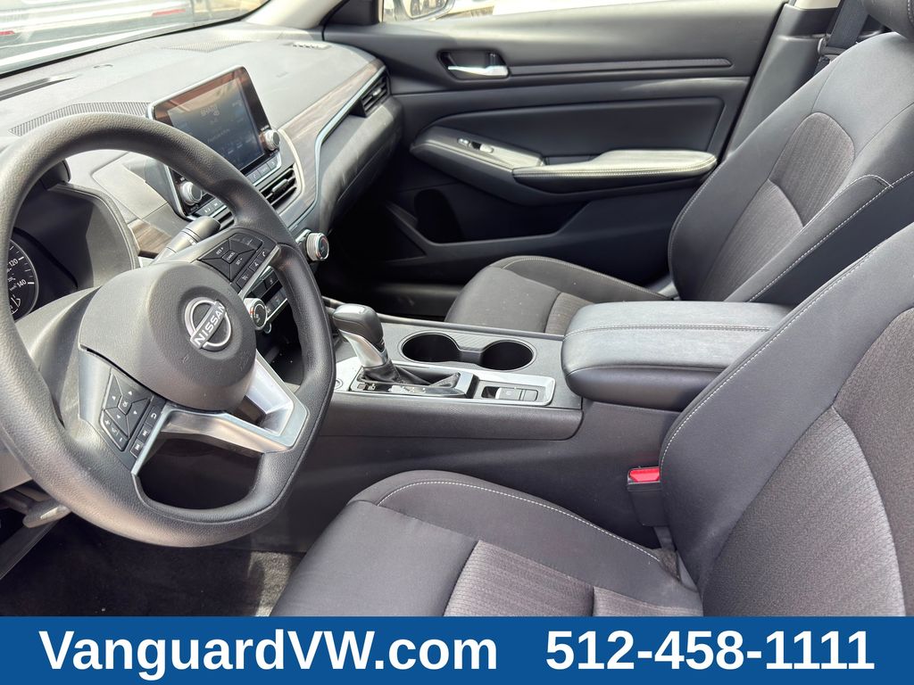2025 Nissan Altima SV - Photo 13
