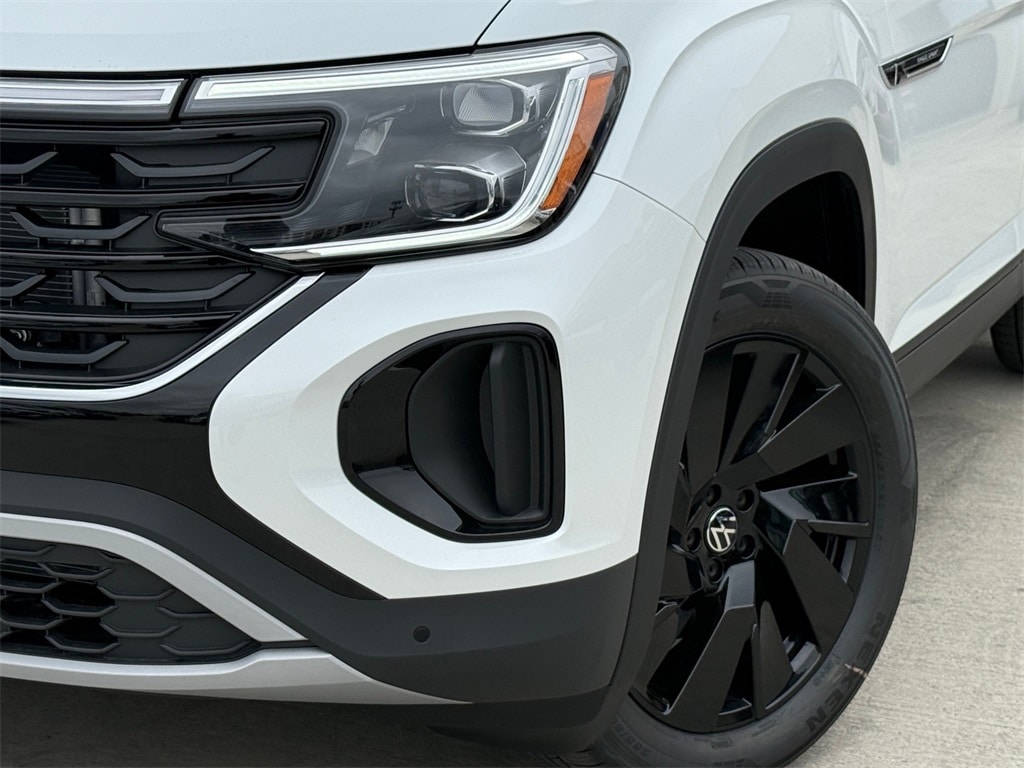 New 2026 Volkswagen Atlas Cross Sport 2.0T SE w/Technology SUV