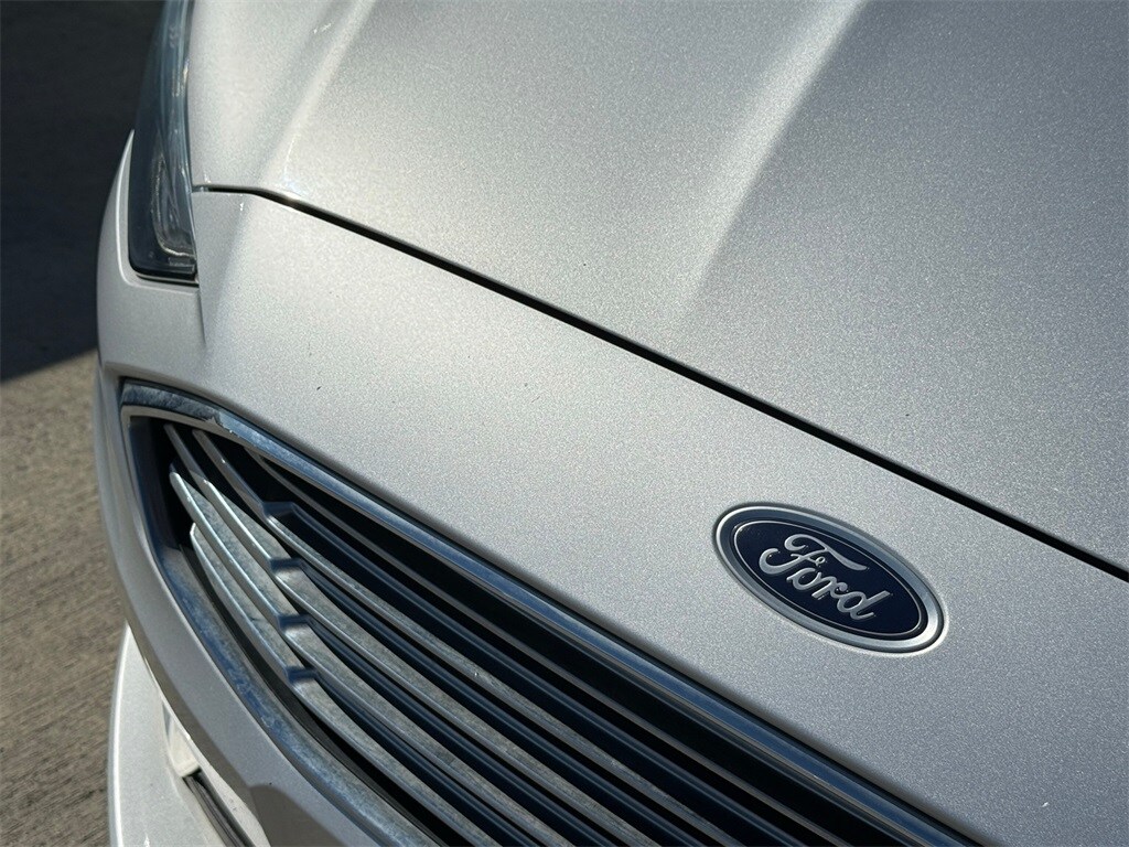 Used 2017 Ford Fusion SE Sedan