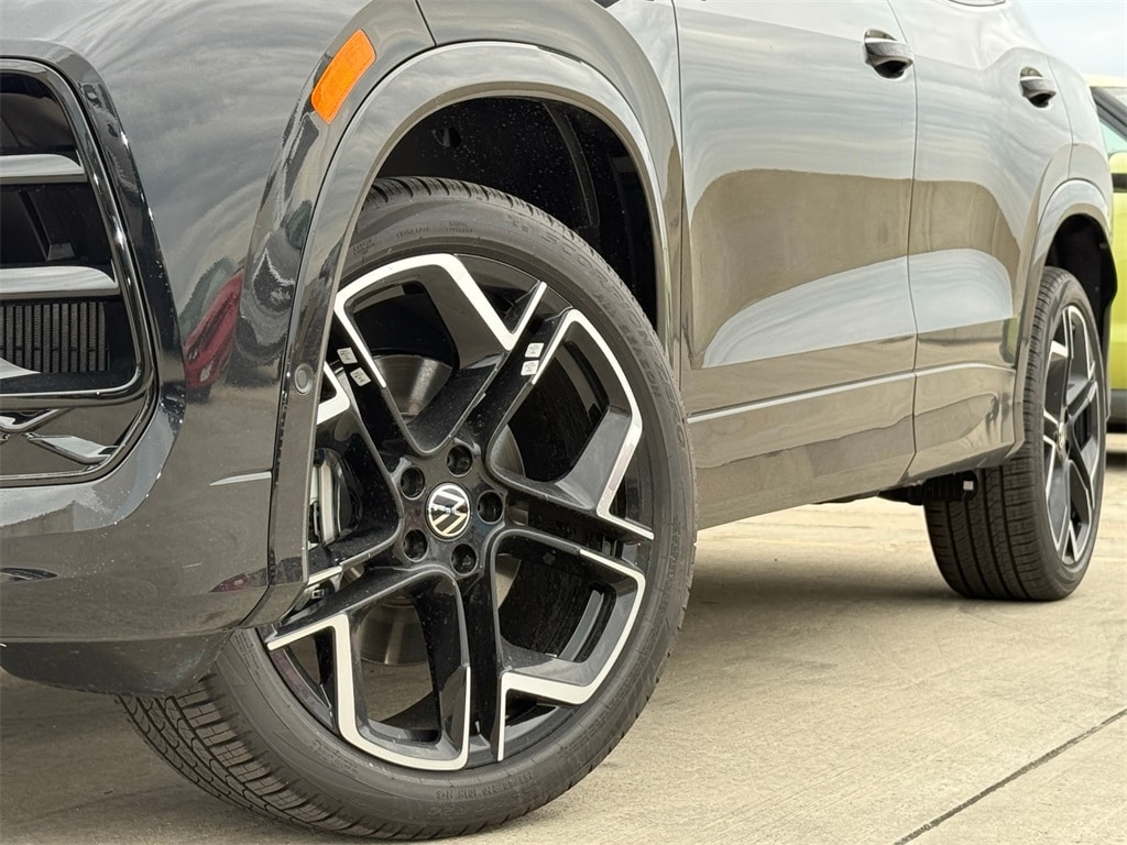 New 2026 Volkswagen Tiguan 2.0T SEL R-Line SUV