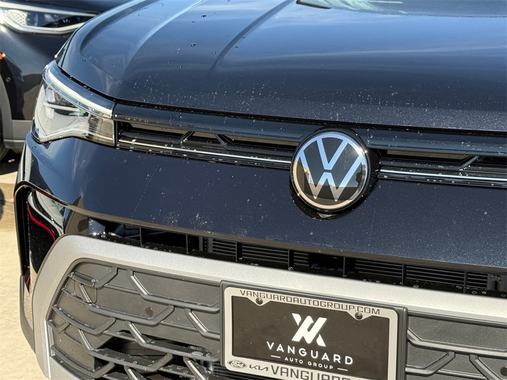 New 2026 Volkswagen Taos 1.5T SE SUV