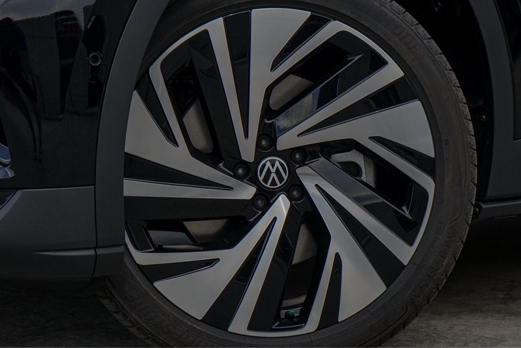 New 2025 Volkswagen ID.4 Pro S Plus SUV