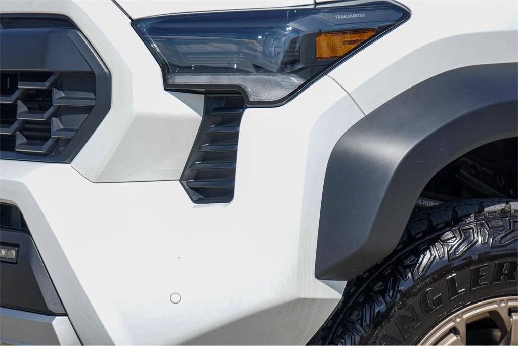 2025 Toyota Tacoma TRD Sport photo 3