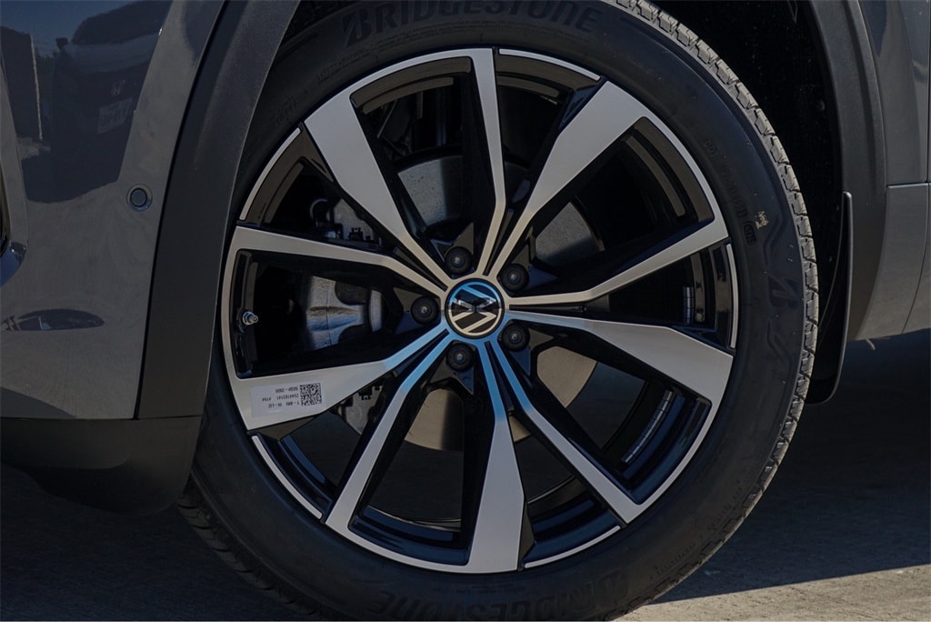 New 2026 Volkswagen Atlas Cross Sport 2.0T SEL Premium R-Line SUV