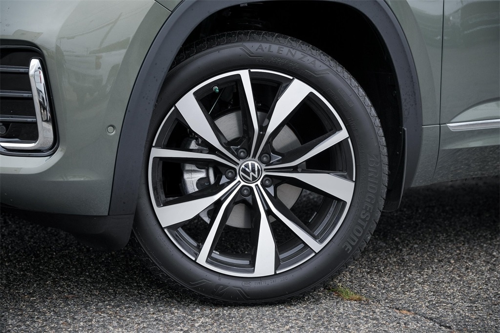 New 2026 Volkswagen Atlas Cross Sport 2.0T SEL Premium R-Line SUV