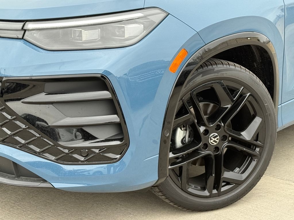 New 2026 Volkswagen Tiguan 2.0T SE R-Line Black SUV