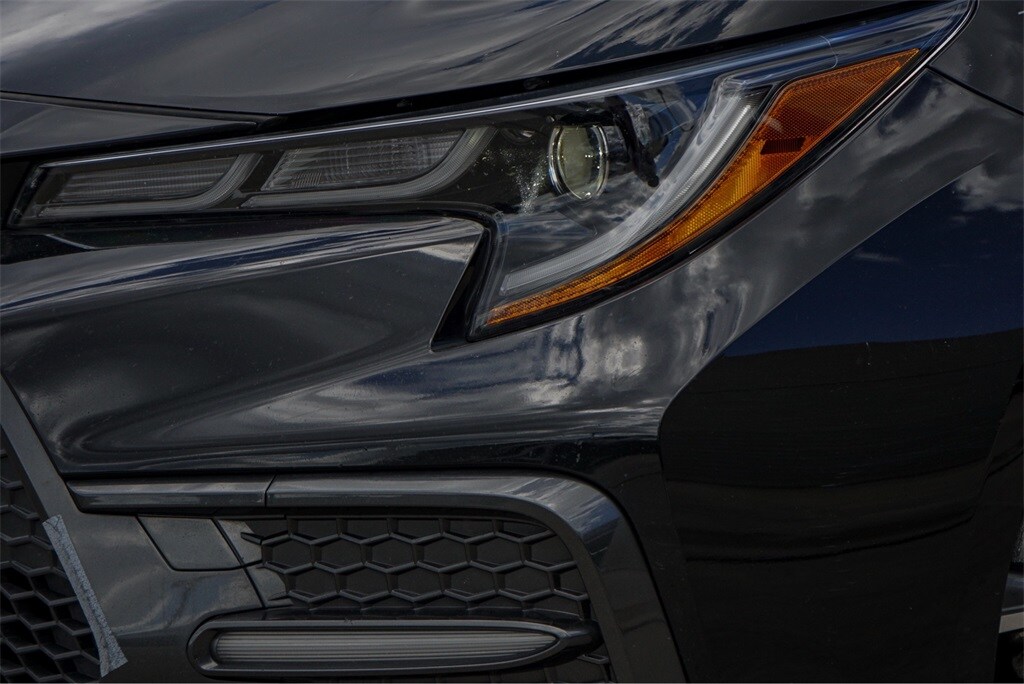 2022 Toyota Corolla SE photo 3