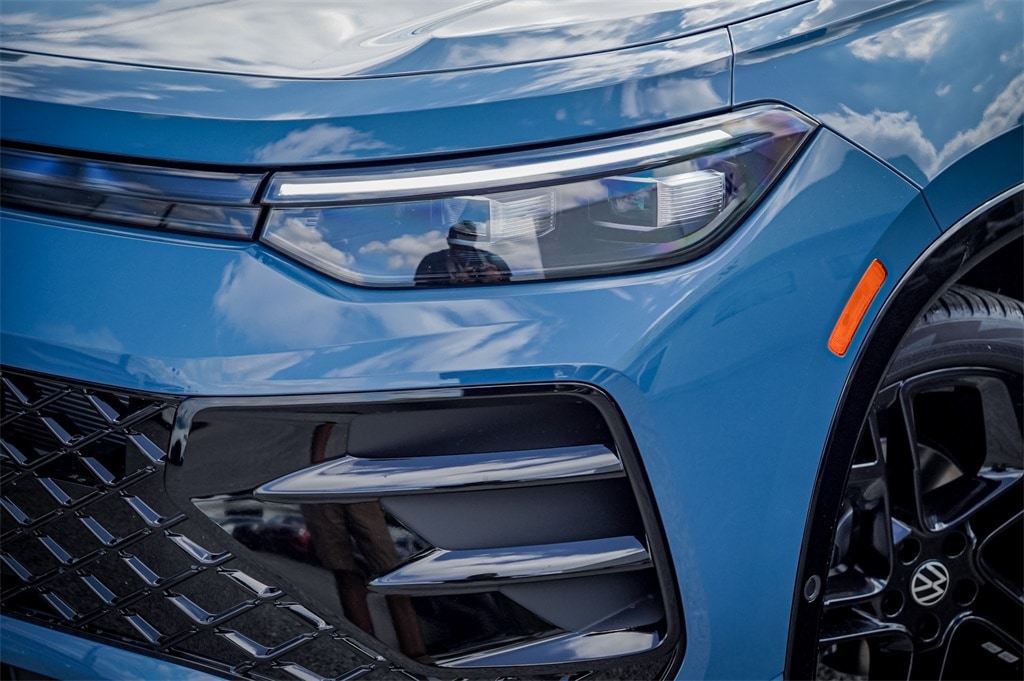 New 2026 Volkswagen Tiguan 2.0T SE R-Line Black SUV