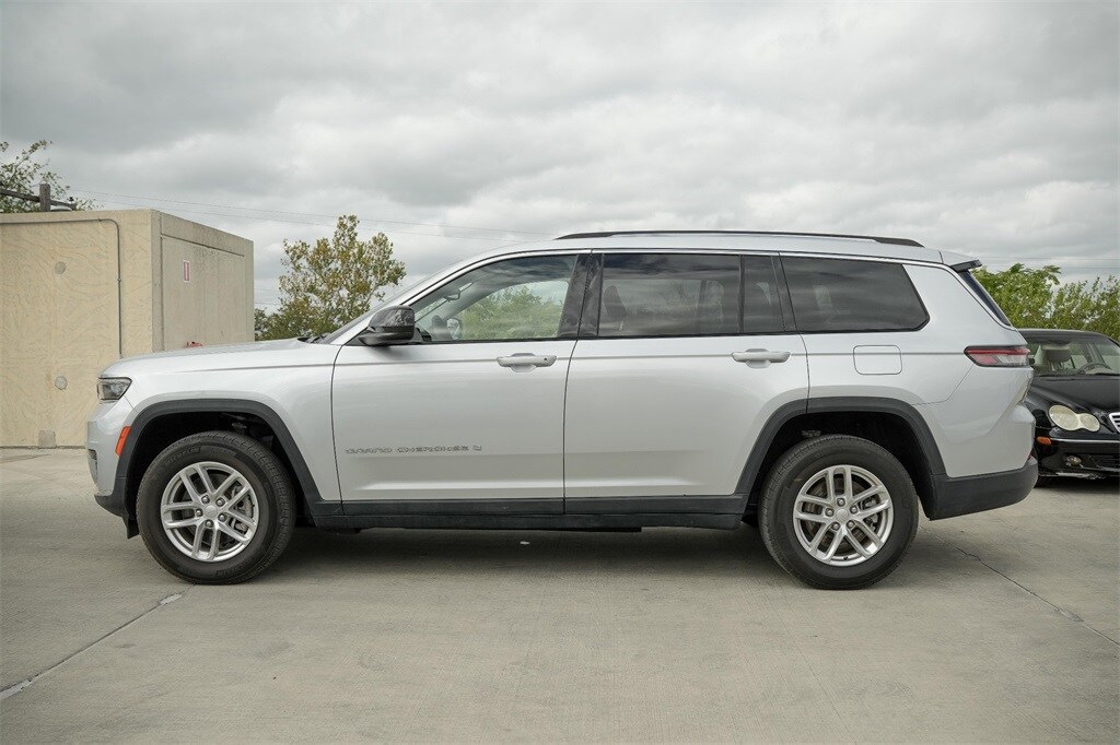 2023 Jeep Grand Cherokee Laredo photo 4