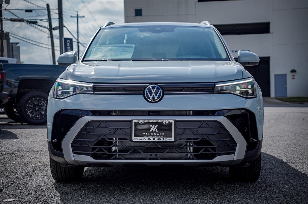 2026 Volkswagen Taos SE photo 4