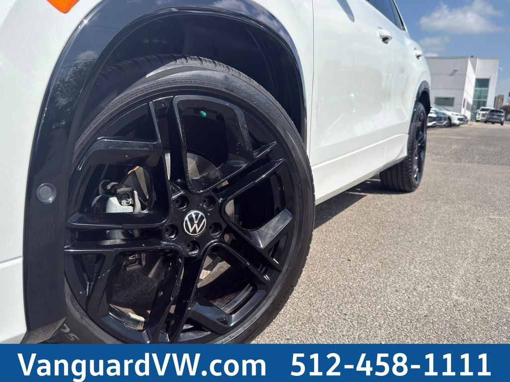 New 2026 Volkswagen Tiguan SE R-Line Black SUV