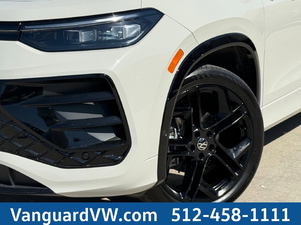 New 2026 Volkswagen Tiguan SE R-Line Black SUV