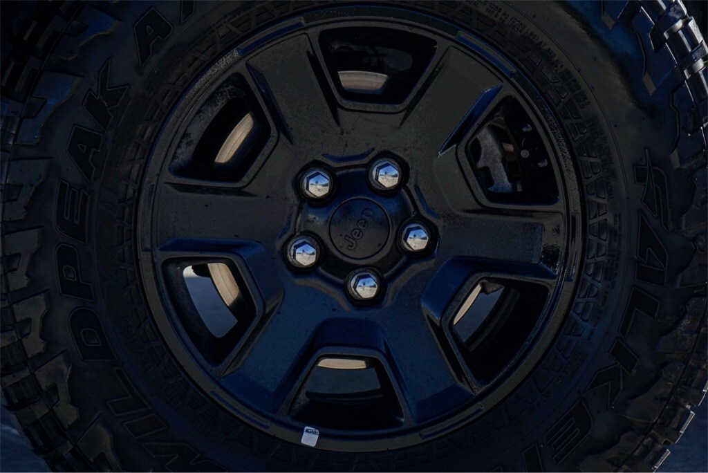 2023 Jeep Gladiator Mojave photo 2