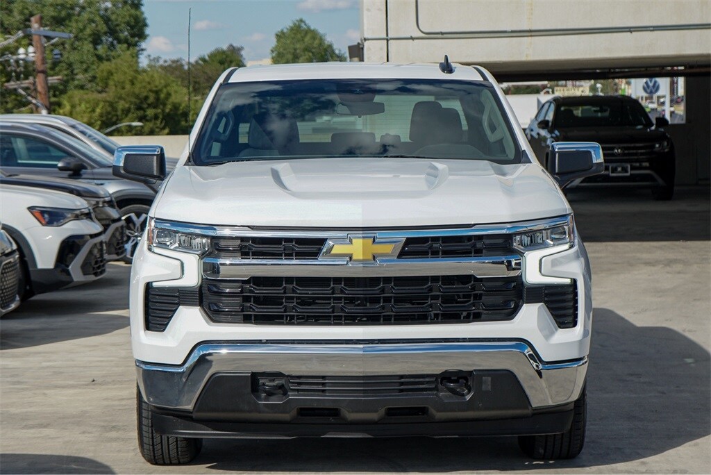 2024 Chevrolet Silverado 1500 LT photo 3