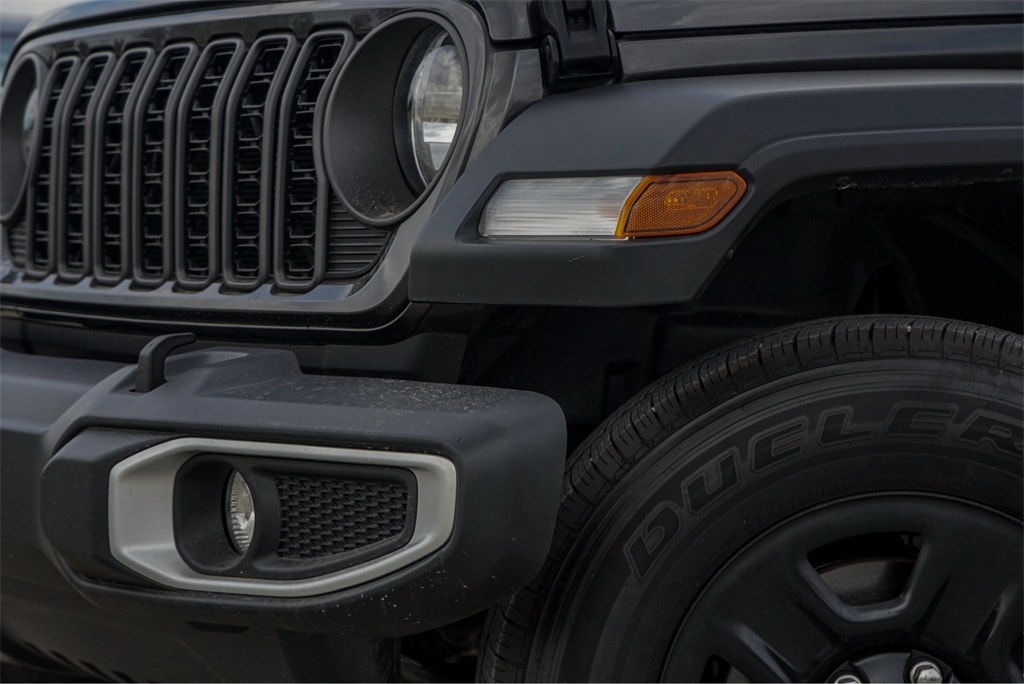 Used 2024 Jeep Gladiator Sport Truck