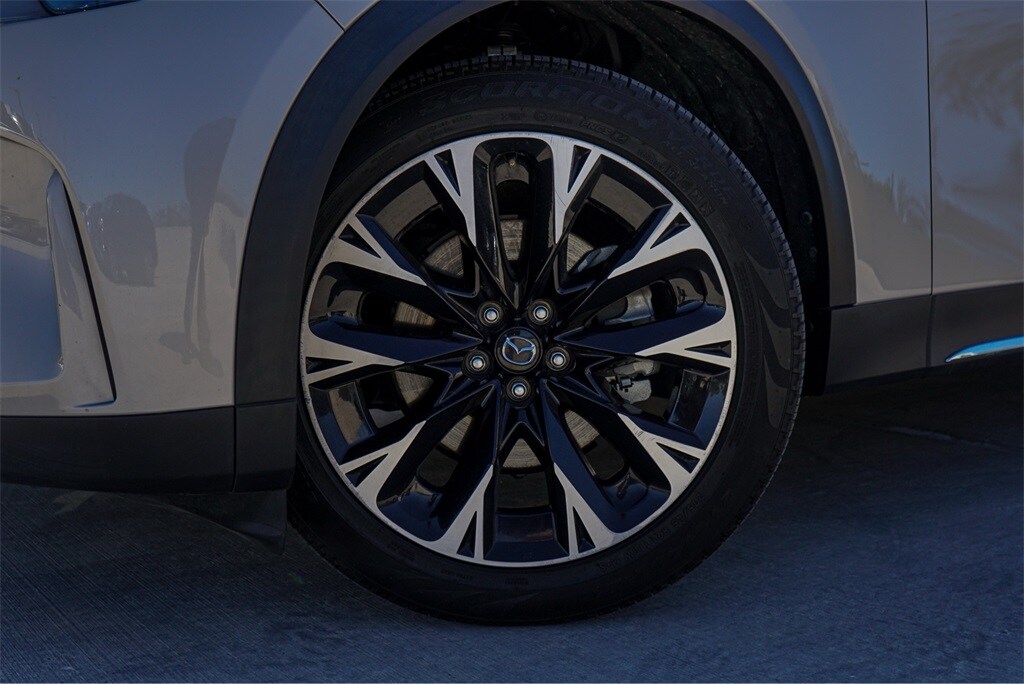 2024 Mazda CX-90 Premium photo 2