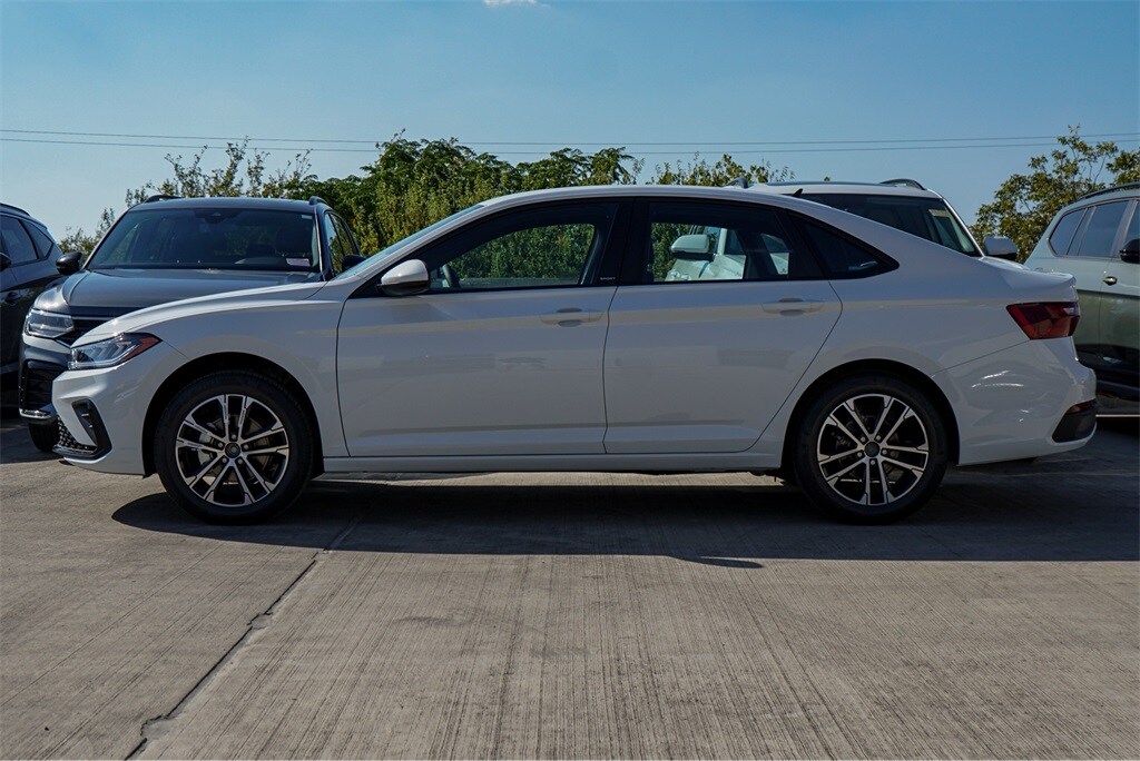 2026 Volkswagen Jetta 1.5T Sport photo 4