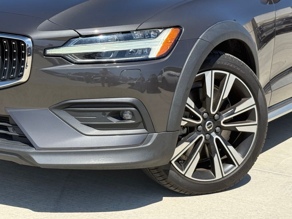 Used 2023 Volvo V60 Cross Country Ultimate Wagon