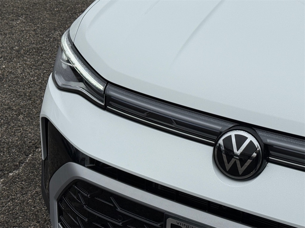 New 2026 Volkswagen Taos 1.5T SEL SUV