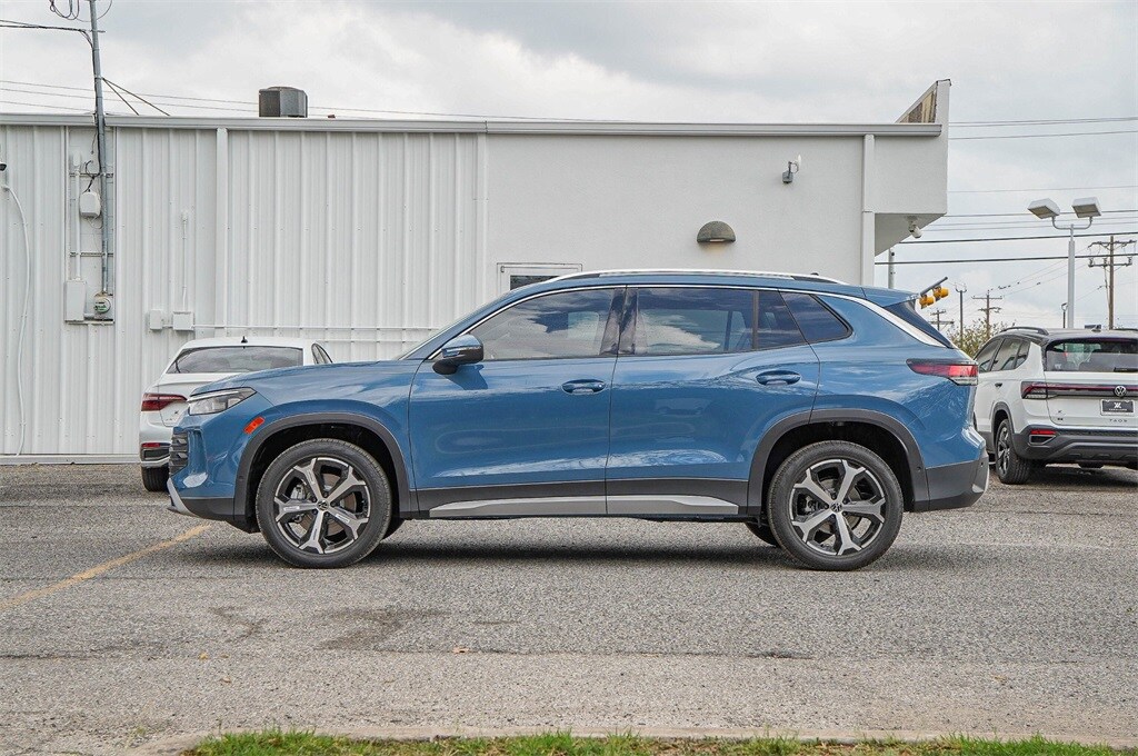 2026 Volkswagen Tiguan SE photo 4