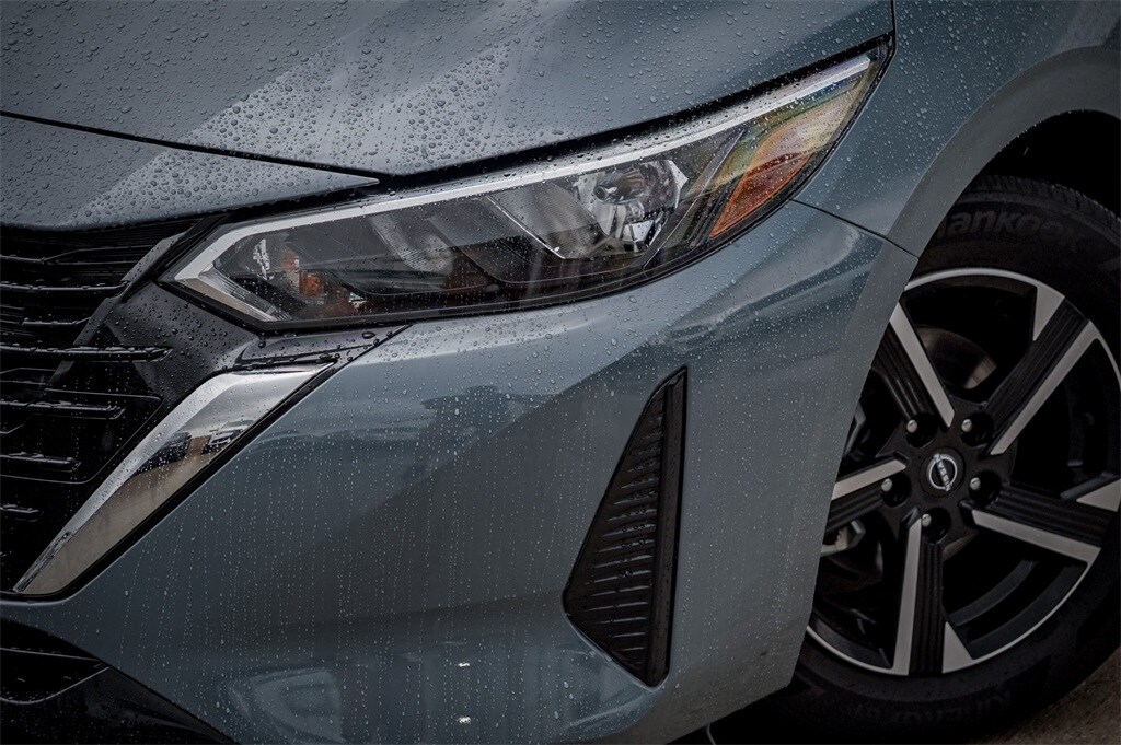 2025 Nissan Sentra SV photo 3