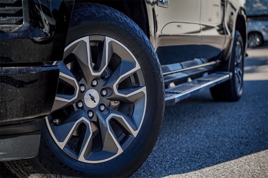 2022 Chevrolet Silverado 1500 RST photo 2