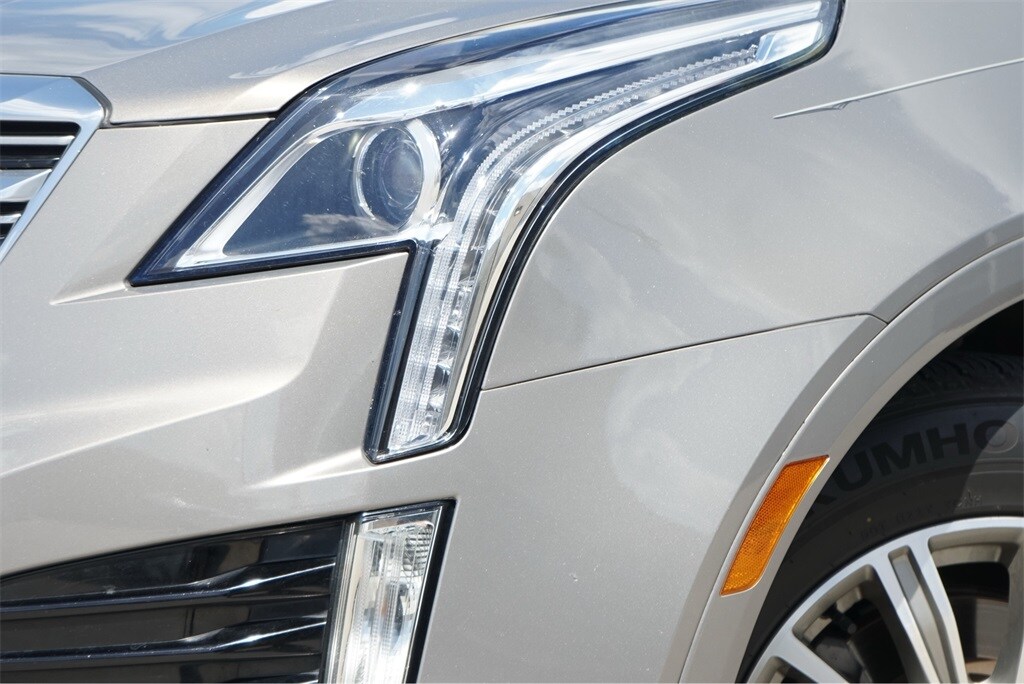 2018 Cadillac XT5 Luxury photo 3