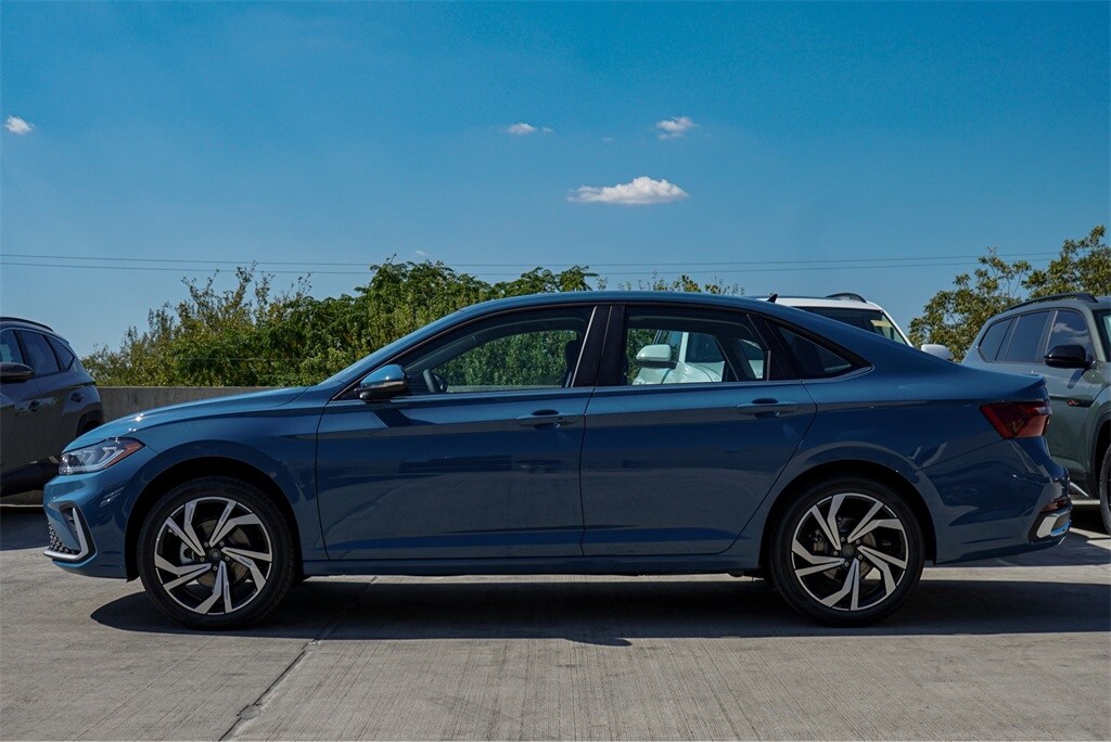 2026 Volkswagen Jetta 1.5T SEL photo 4