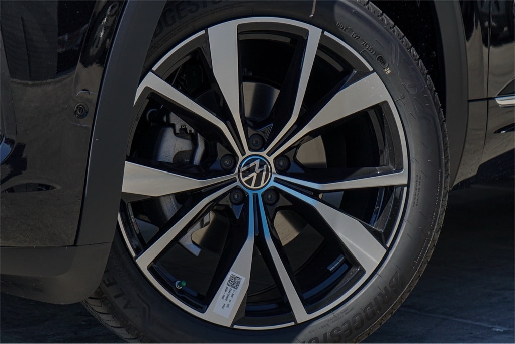 New 2026 Volkswagen Atlas 2.0T SEL Premium R-Line SUV