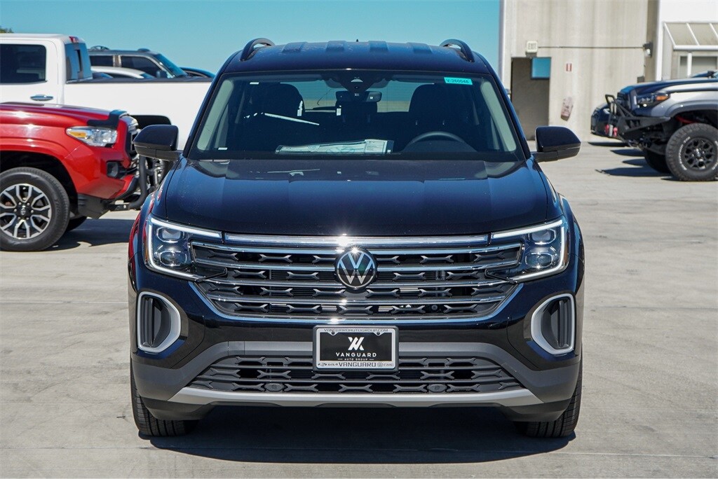 2026 Volkswagen Atlas SE photo 3