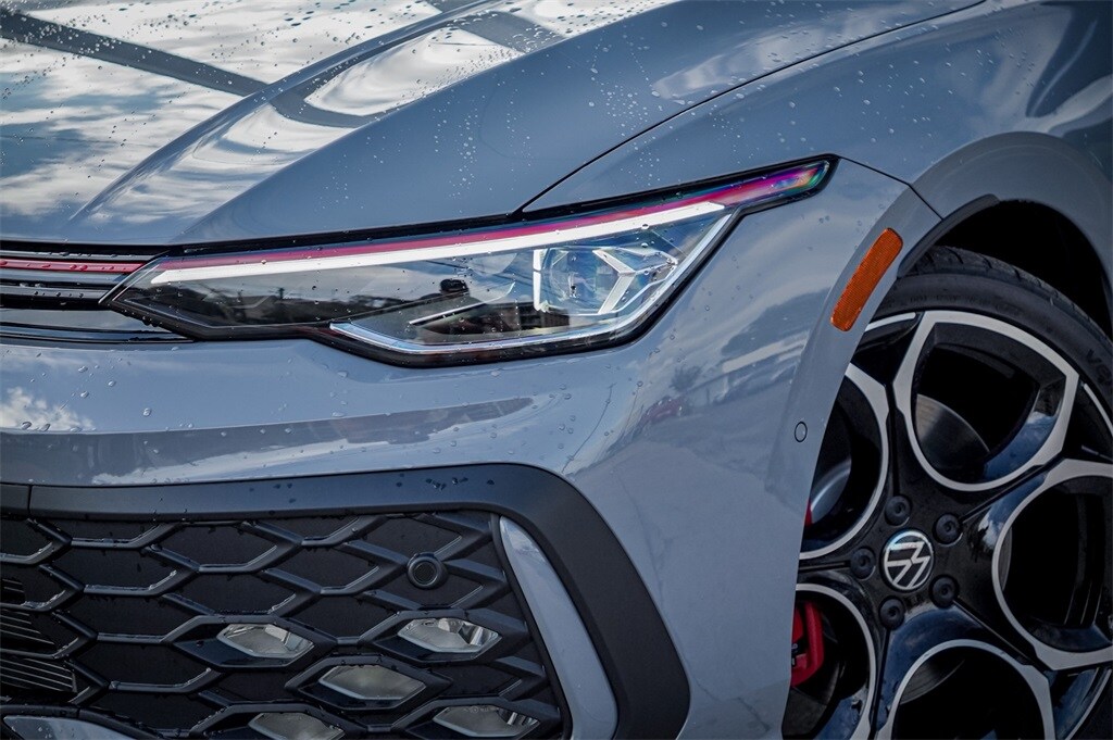 2026 Volkswagen Golf GTI Autobahn photo 2