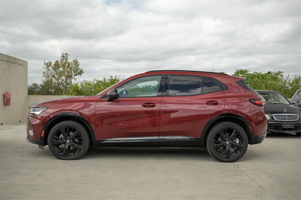 2022 Buick Envision Essence photo 2