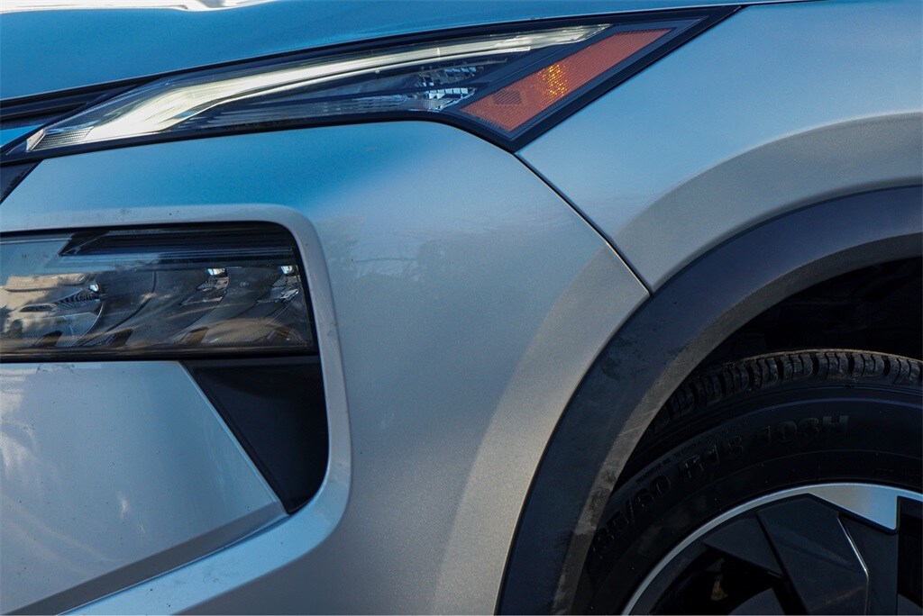 2024 Nissan Rogue SV photo 3