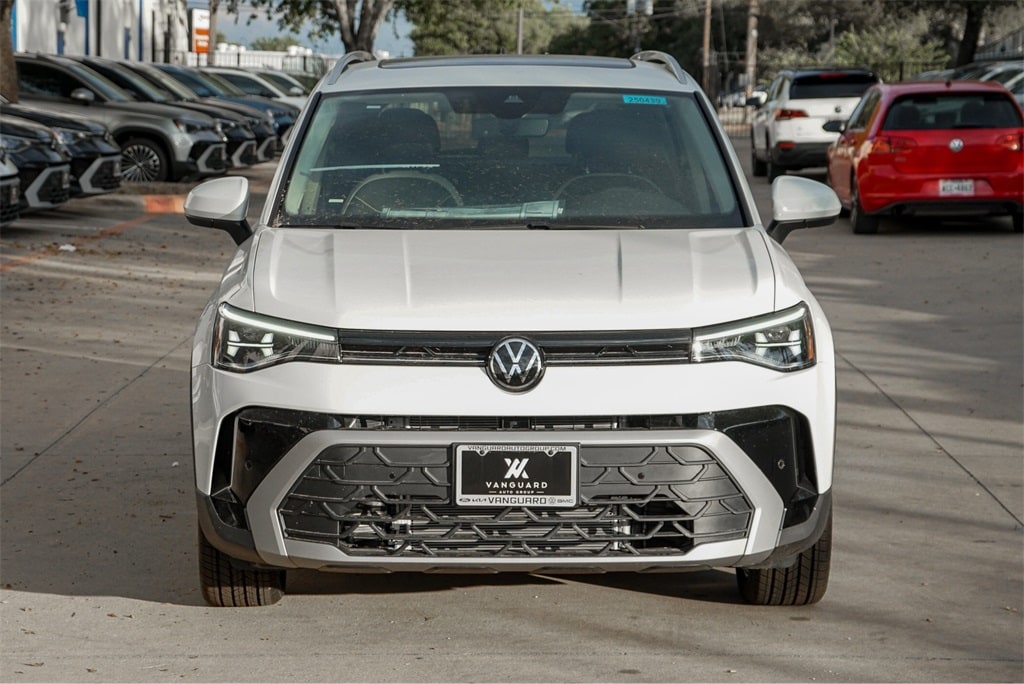New 2025 Volkswagen Taos 1.5T SE SUV