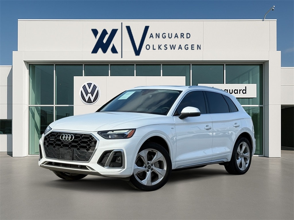 2023 Audi Q5 Premium Plus's photo
