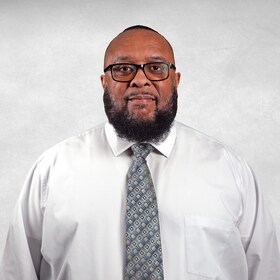 Staff member James Carter from ID_c7891e