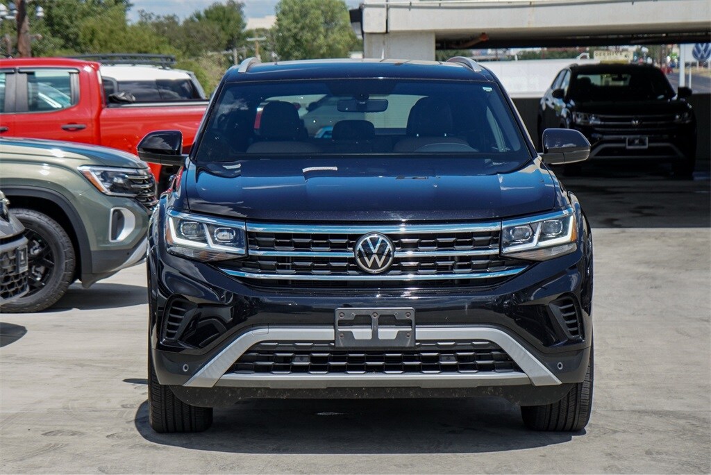 2022 Volkswagen Atlas Cross Sport V6 SE Technology photo 3
