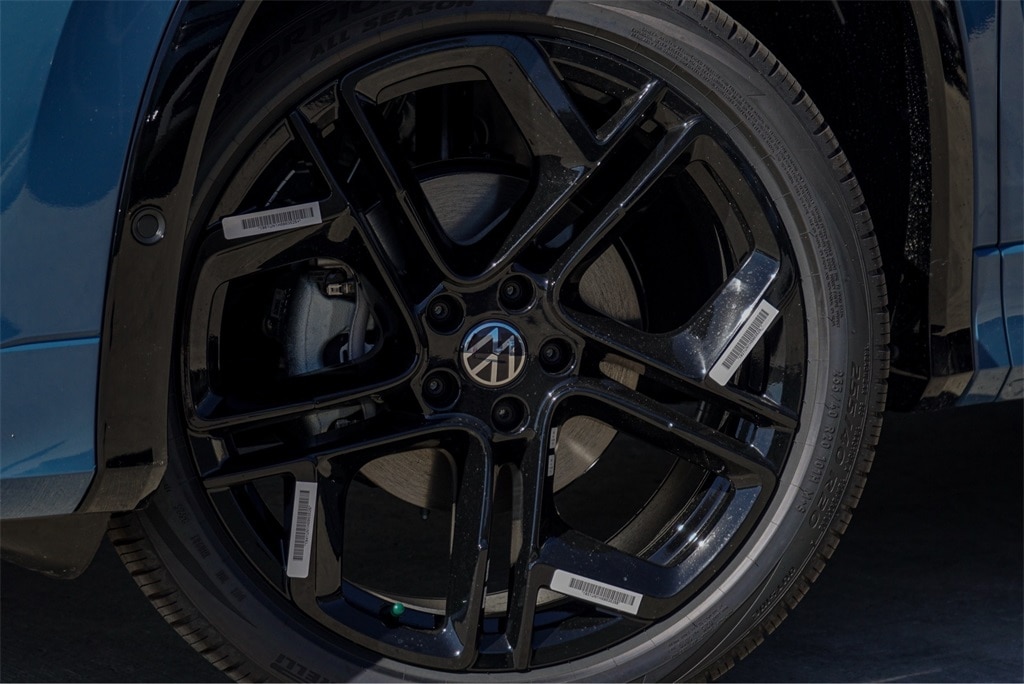 New 2026 Volkswagen Tiguan 2.0T SE R-Line Black SUV