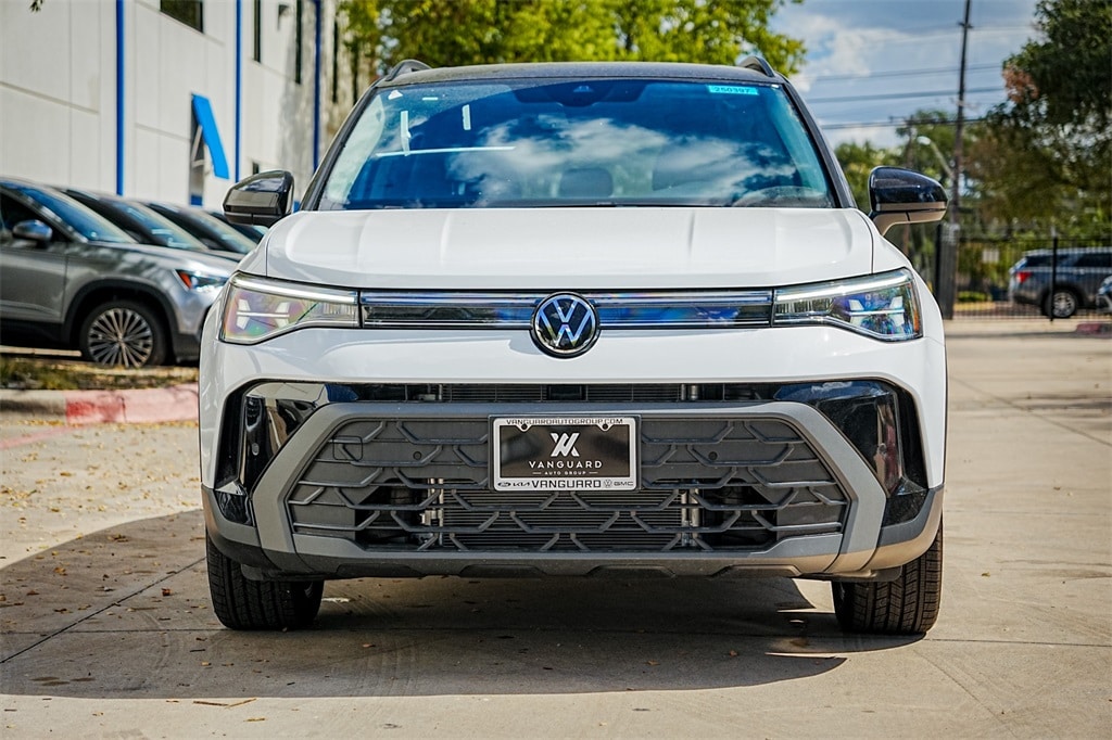 New 2025 Volkswagen Taos 1.5T SE Black SUV