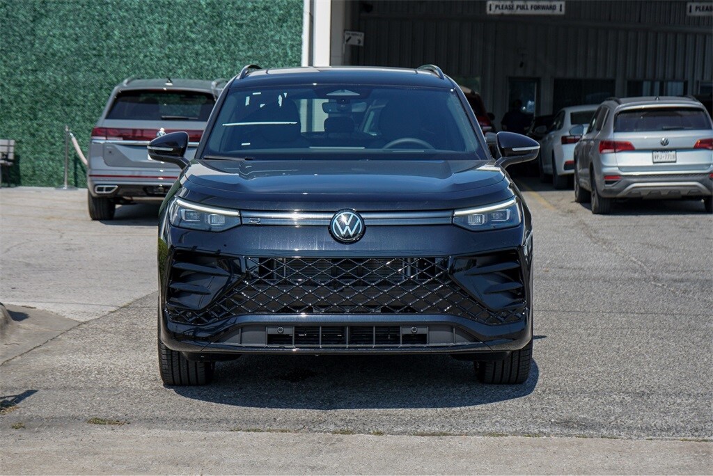 2025 Volkswagen Tiguan SE R-Line Black photo 4