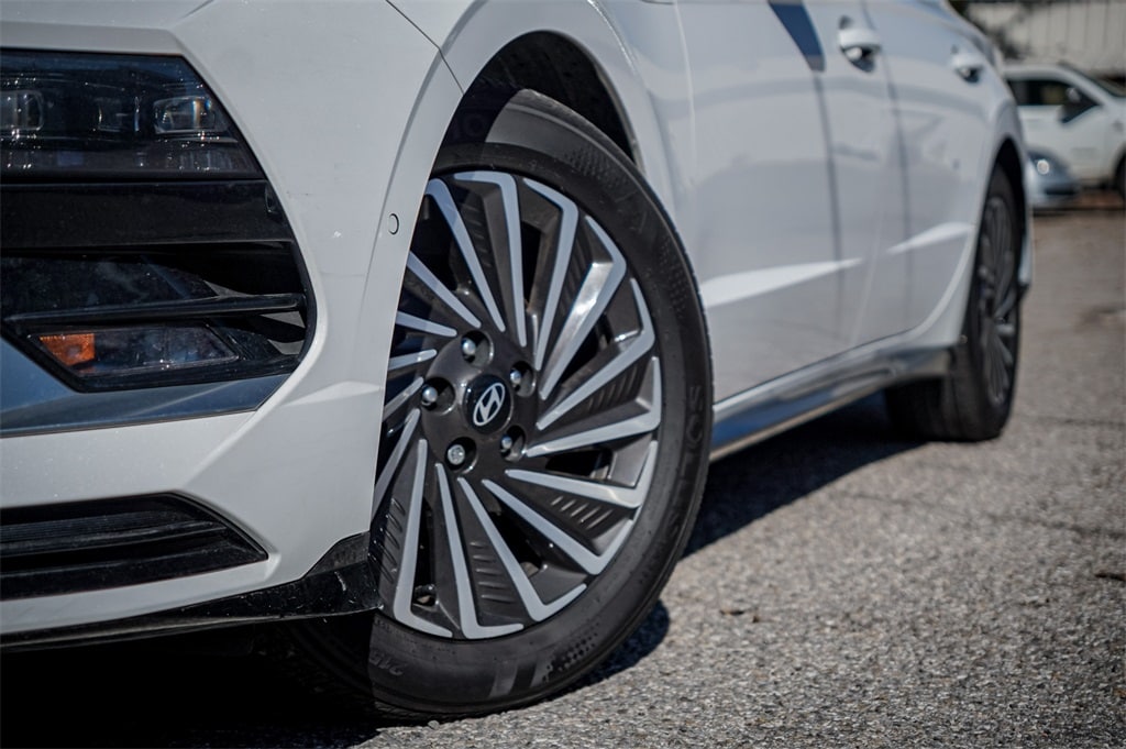 Used 2024 Hyundai Sonata Hybrid Limited Sedan