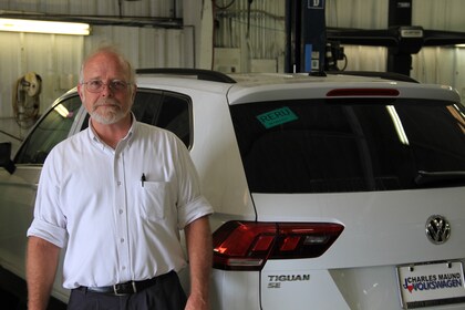 Staff member Kenneth Prewitt from ID_a8341419b120