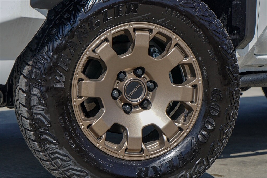 2025 Toyota Tacoma TRD Sport photo 2