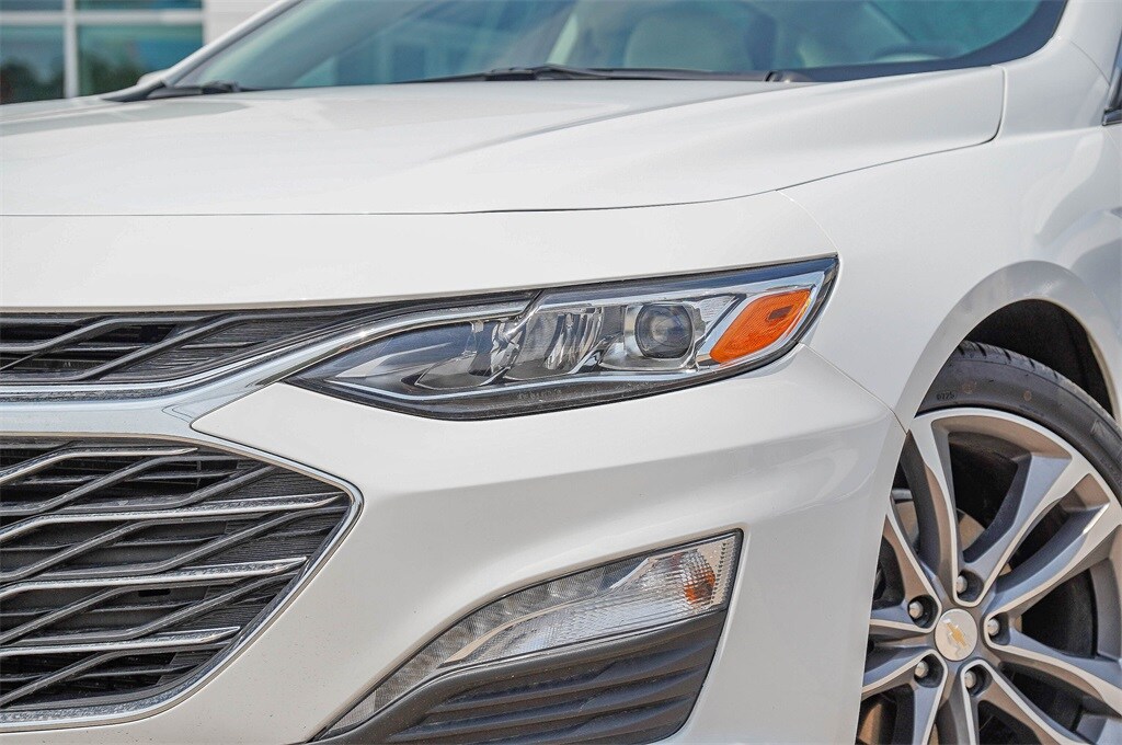 2024 Chevrolet Malibu Premier 2LT photo 3